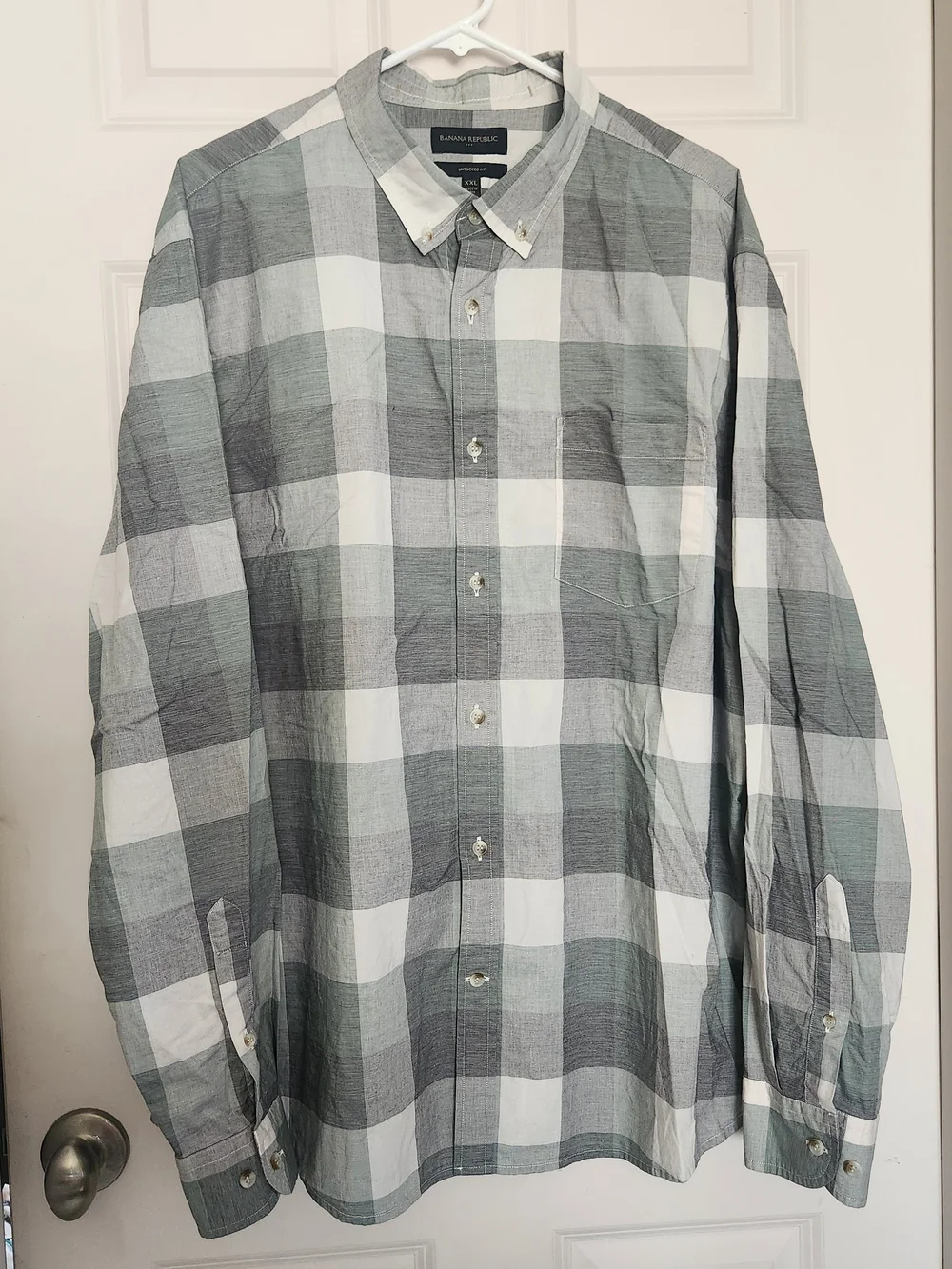Banana Republic Men's Gray and White Buffalo Check Button-Down Shirt